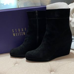 NEVER WORN Black Suede heeled Booties